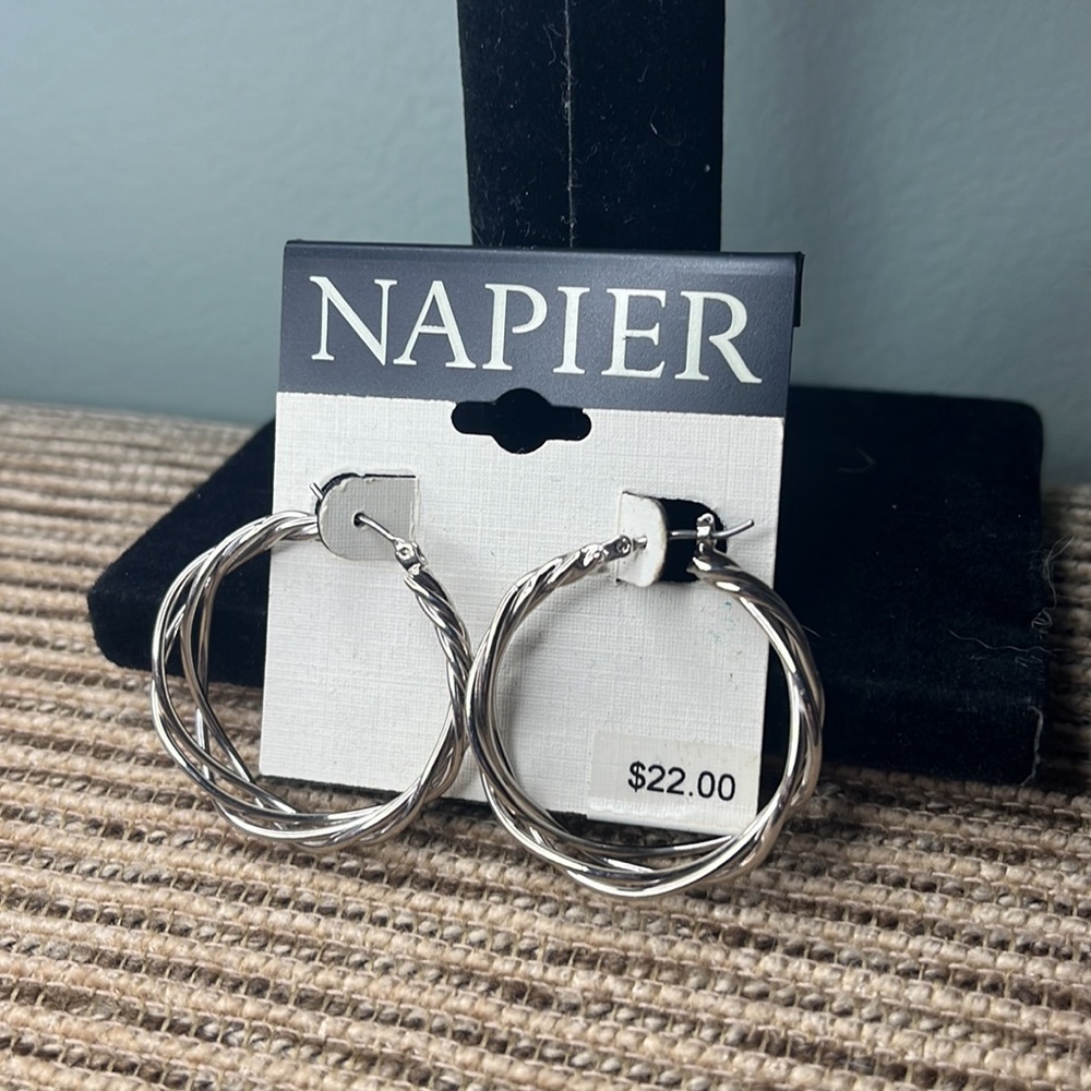 Napier hoop earring’s